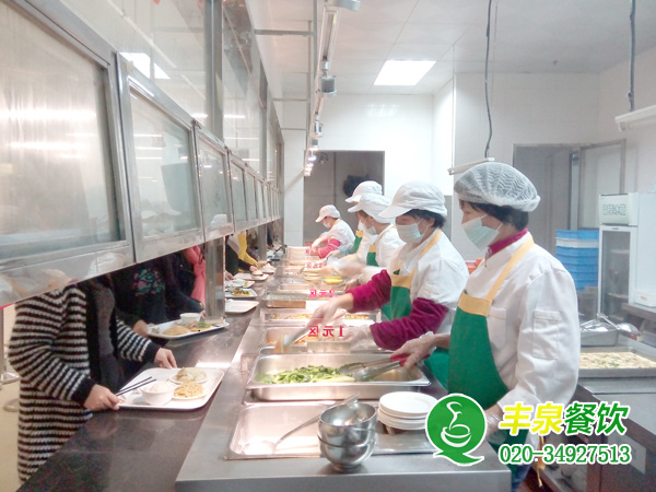 广州珠江新城白领吐槽吃饭难，餐饮承包公司帮你忙