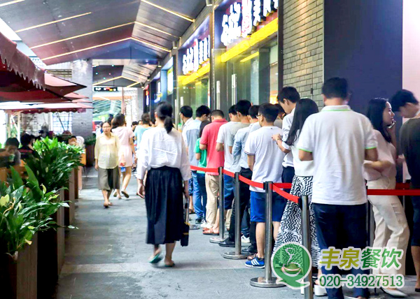 广州珠江新城白领吐槽吃饭难，餐饮承包公司帮你忙